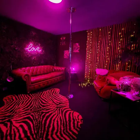 Avec Privatif Et Salle De Jeux Adultes